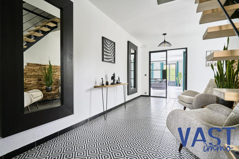 Maison - 217 m² - 6 pièces