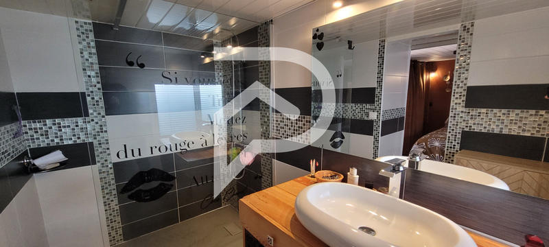 Maison - 94 m² - 3 pièces