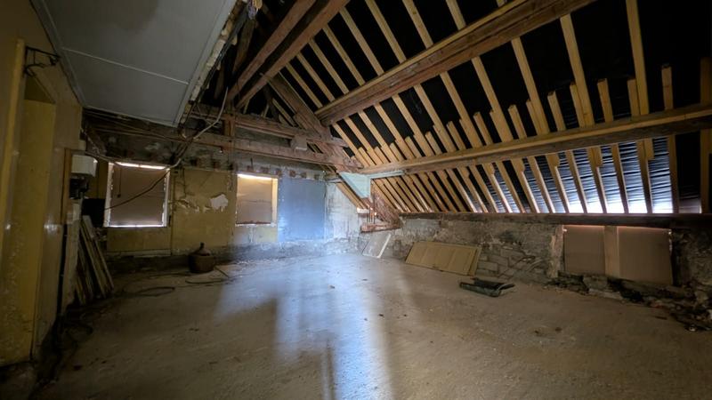 Maison ancienne - 350 m² - 2 pièces