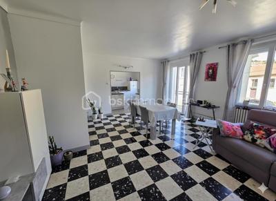 Maison de ville - 190 m² - 9 pièces