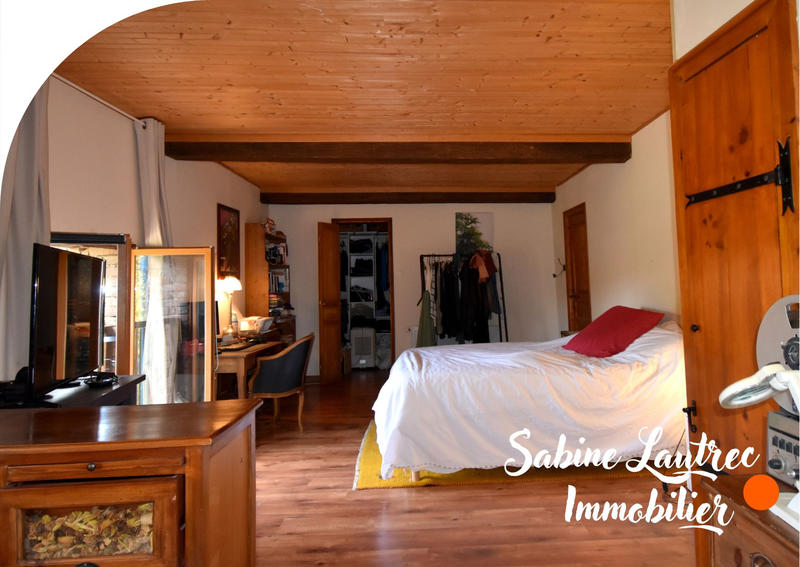 Propriété - 270 m² - 7 pièces