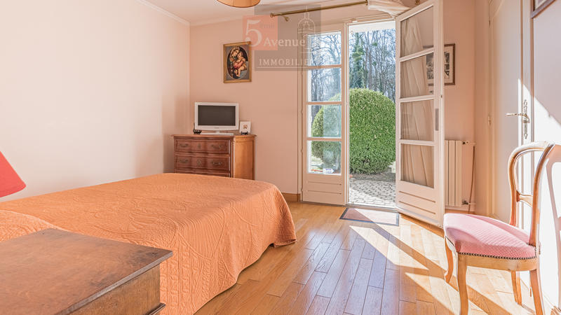 Maison - 210 m² - 6 pièces