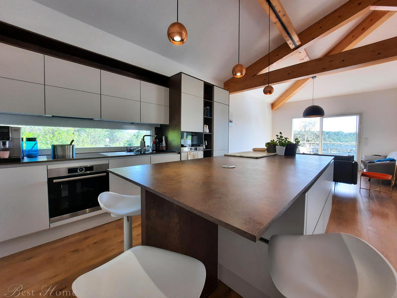 Maison - 200 m² - 6 pièces