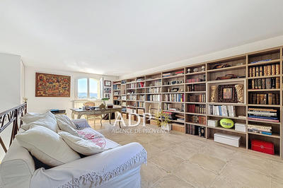 Maison - 300 m² - 7 pièces