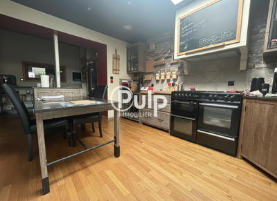 Maison - 150 m² - 9 pièces