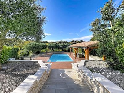 Villa - 210 m² - 8 pièces