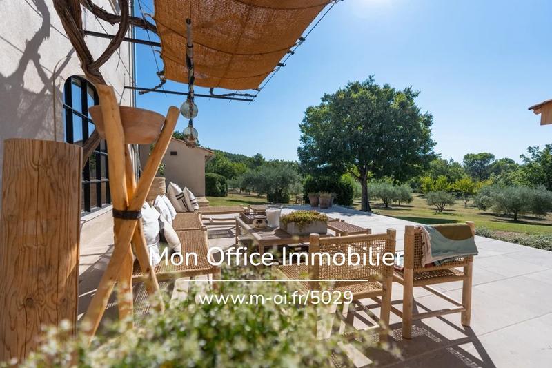 Propriété - 269 m² - 8 pièces