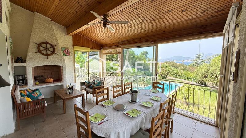 Villa - 220 m² - 9 pièces