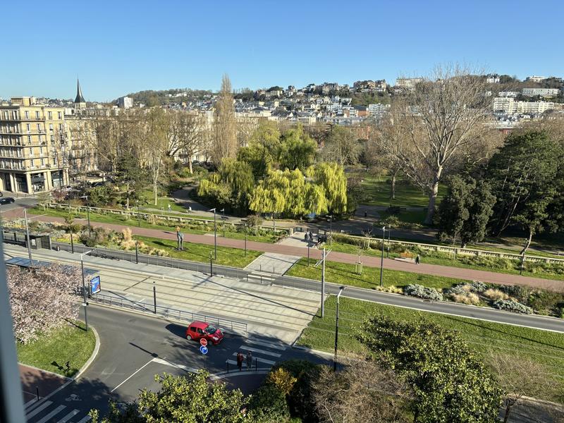 Appartement - 120 m² - 5 pièces