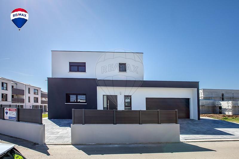 Maison - 148 m² - 5 pièces