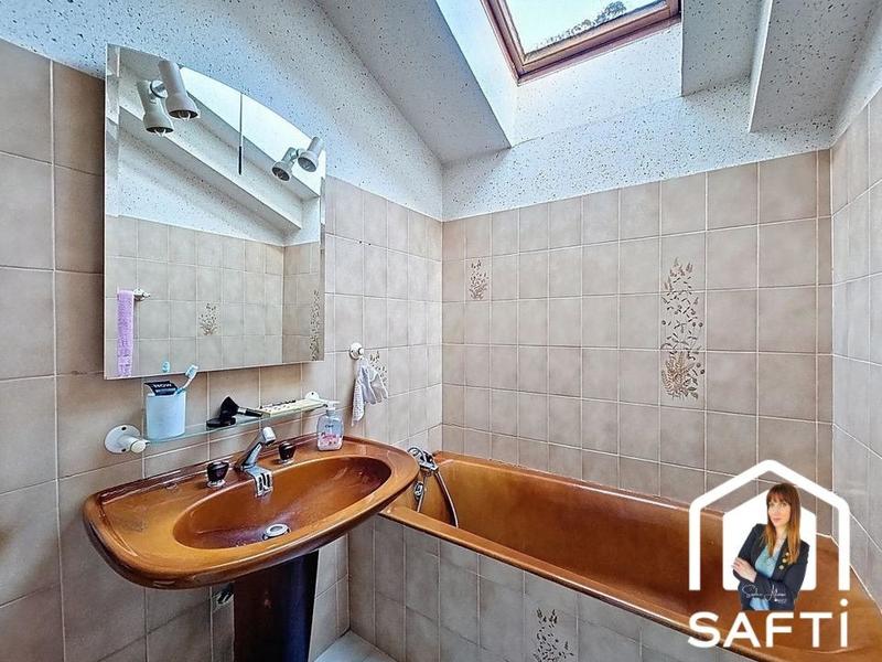 Maison - 95 m² - 5 pièces