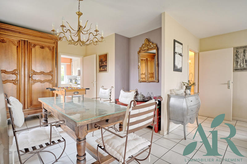 Maison - 268 m² - 5 pièces