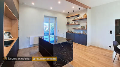 Appartement - 92 m² - 4 pièces