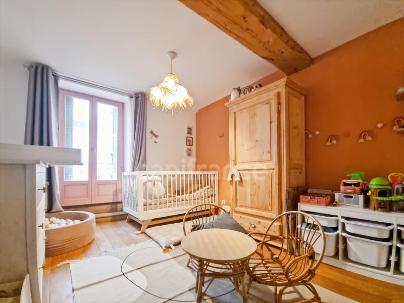 Appartement - 82 m² - 3 pièces