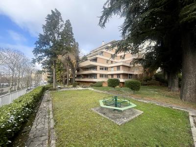 Appartement - 85 m² - 3 pièces