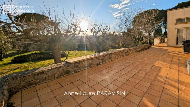 Maison - 205 m² - 5 pièces