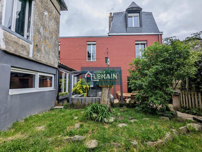 Maison - 230 m² - 9 pièces