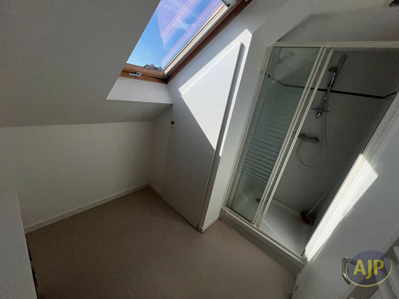 Maison - 351 m² - 14 pièces