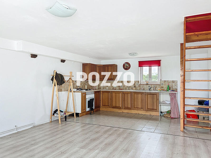 Maison - 250 m² - 5 pièces
