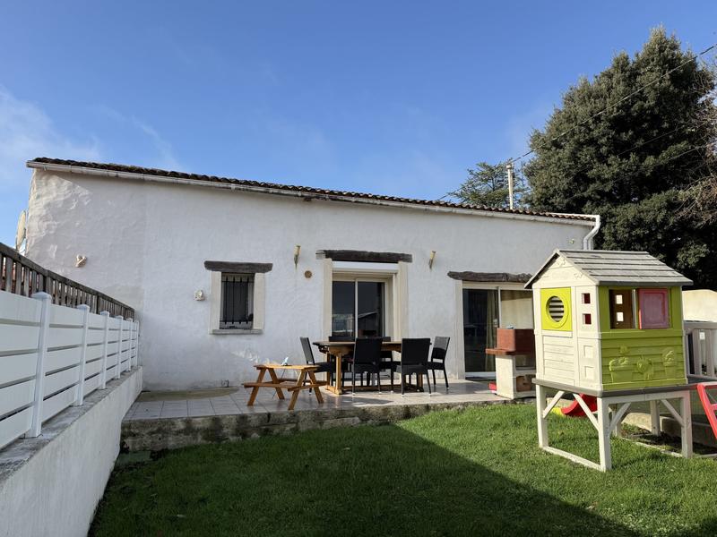 Maison - 92 m² - 4 pièces