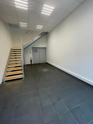 Local commercial - 679 m²