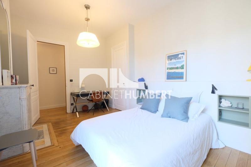 Appartement - 200 m² - 5 pièces