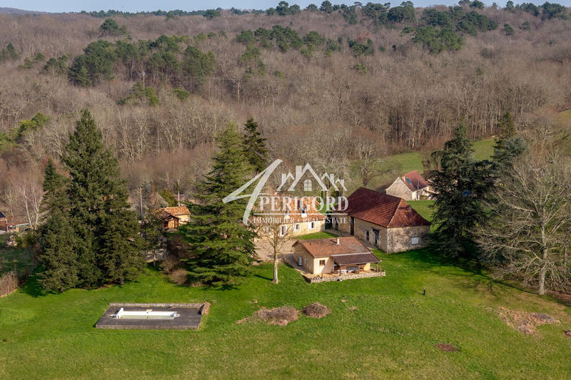 Maison - 210 m² - 10 pièces