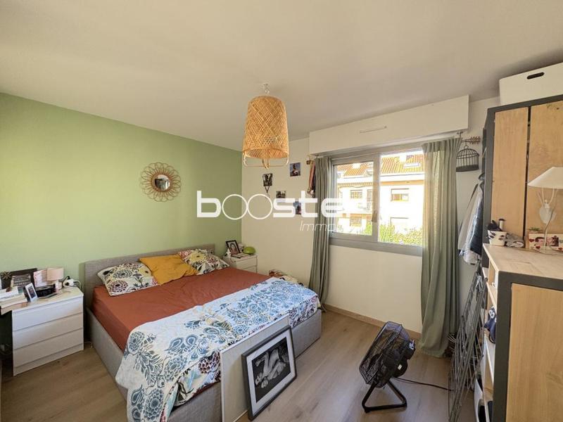 Appartement ancien - 87 m² - 4 pièces