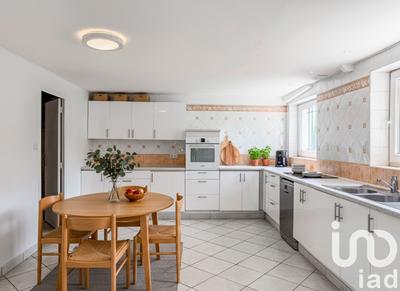 Maison - 183 m² - 8 pièces