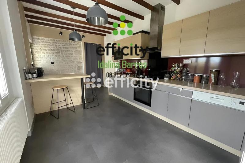 Maison - 240 m² - 7 pièces