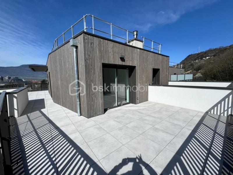 Appartement - 94 m² - 5 pièces