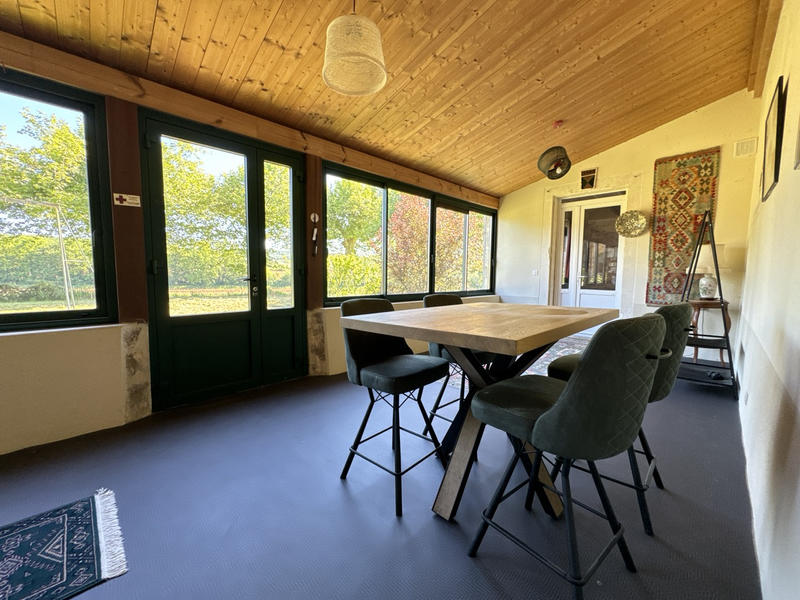 Maison - 287 m² - 10 pièces