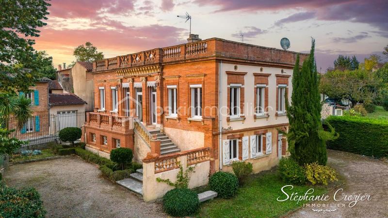 Demeure - 151 m² - 6 pièces