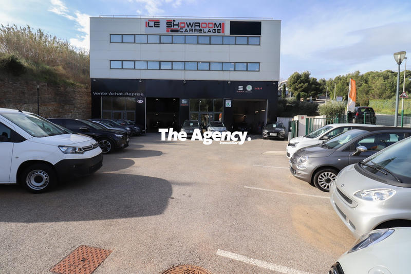 Fonds de commerce - Local commercial - 824 m²