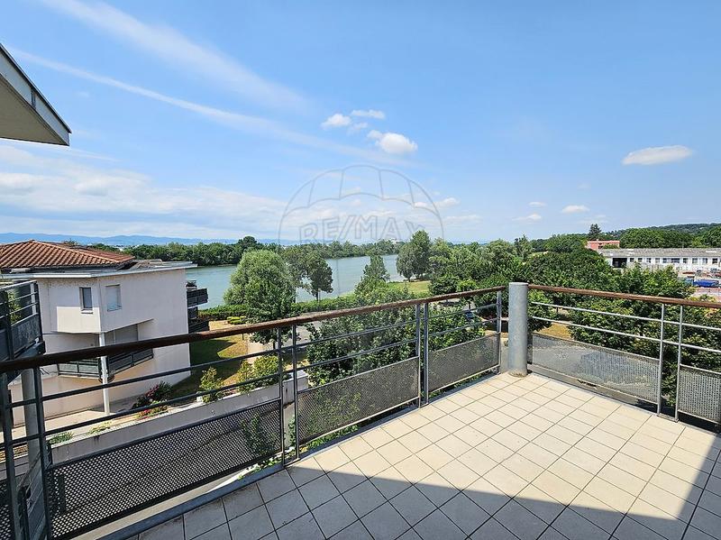 Appartement - 93 m² - 4 pièces