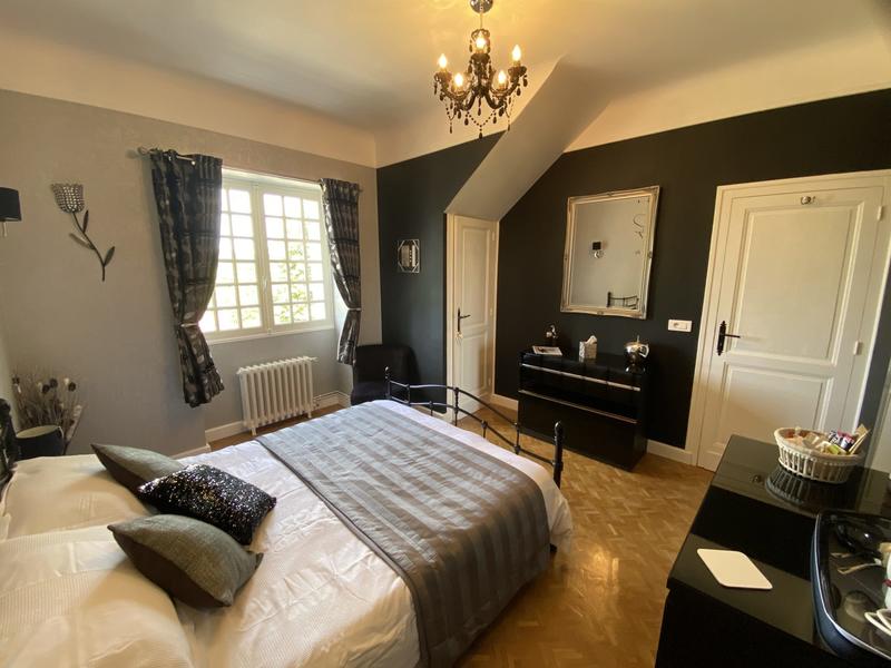 Maison traditionnelle - 265 m² - 8 pièces