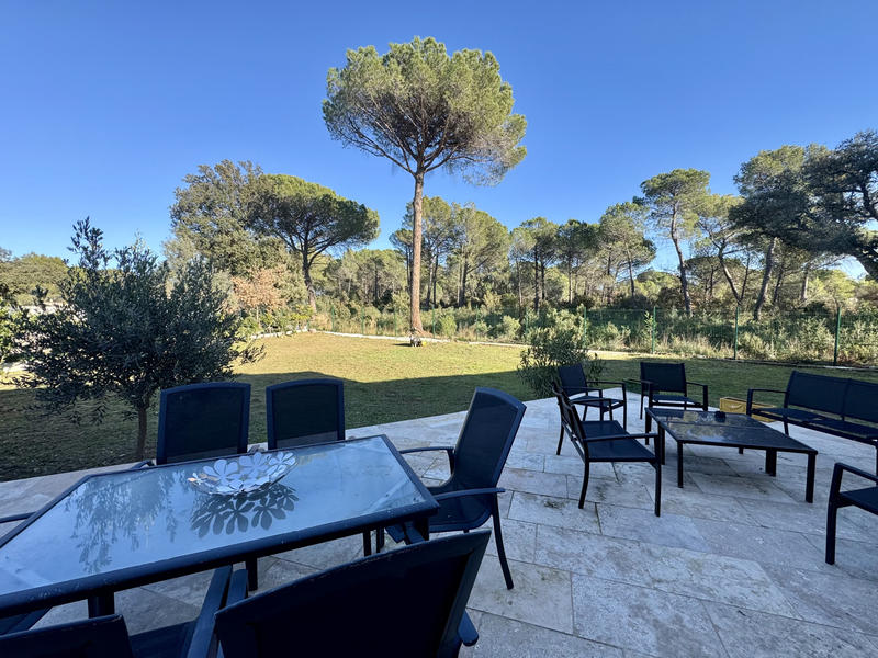 Villa - 243 m² - 7 pièces