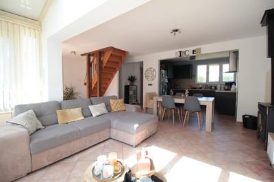 Maison - 84 m² - 4 pièces