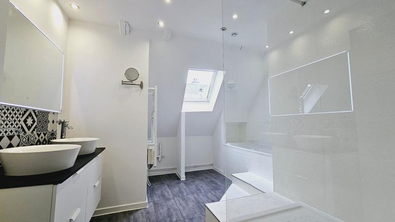 Appartement - 111 m² - 5 pièces