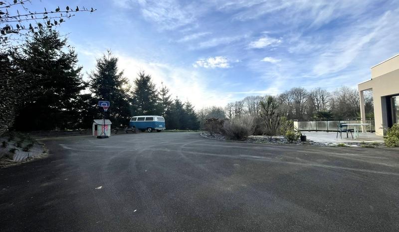 Maison contemporaine - 242 m² - 10 pièces