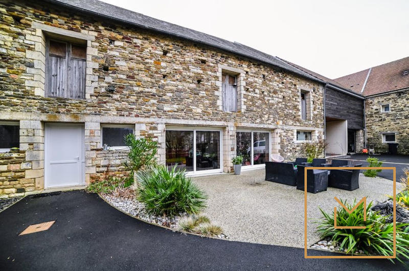 Maison ancienne - 215 m² - 7 pièces