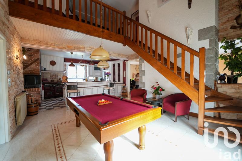 Maison - 201 m² - 10 pièces