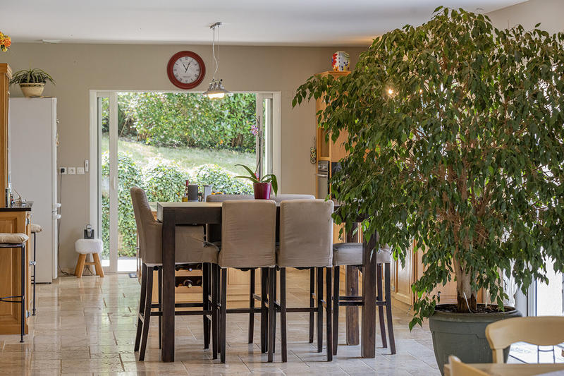 Maison - 253 m² - 7 pièces