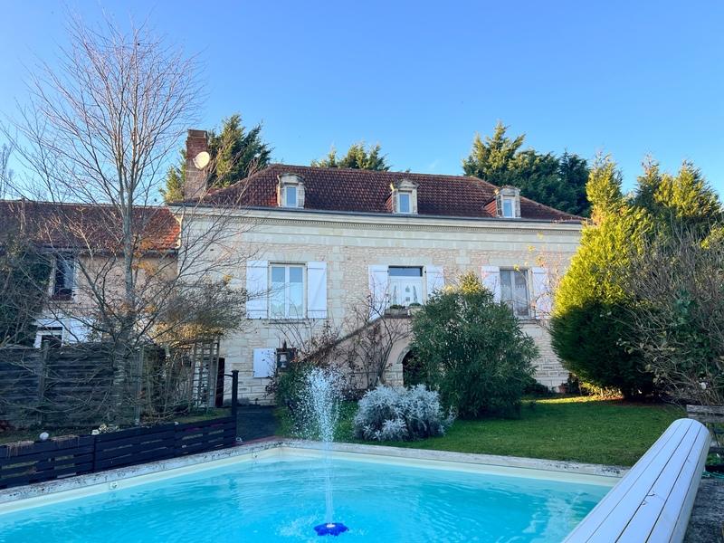 Maison bourgeoise - 260 m² - 8 pièces
