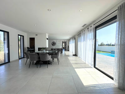 Maison - 170 m² - 5 pièces