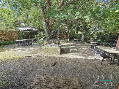 Local commercial - 215 m² - 4 pièces