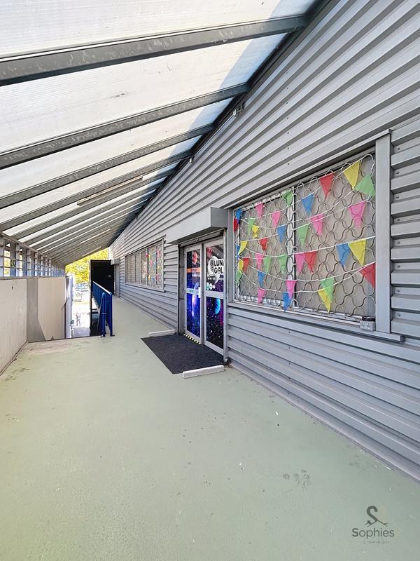 Local commercial - 375 m²