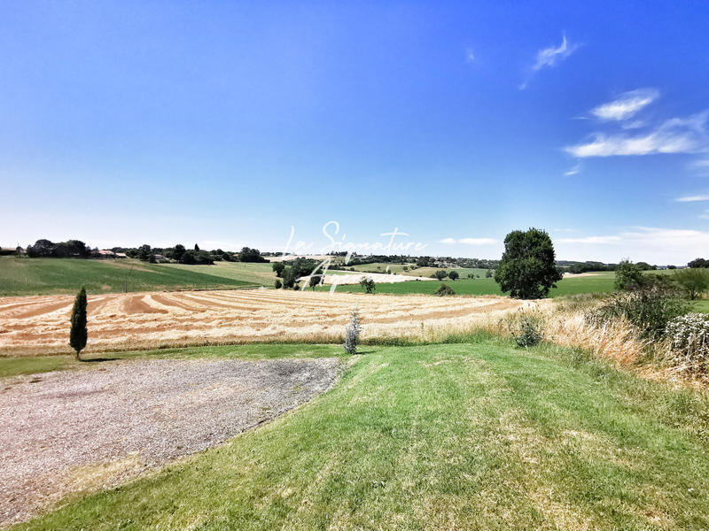 Propriété - 480 m² - 6 pièces