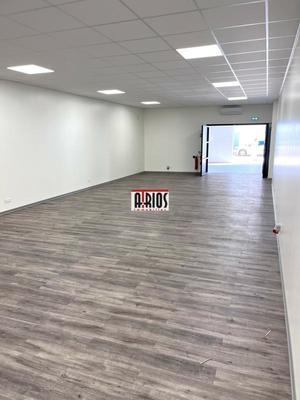 Local commercial - 256 m²