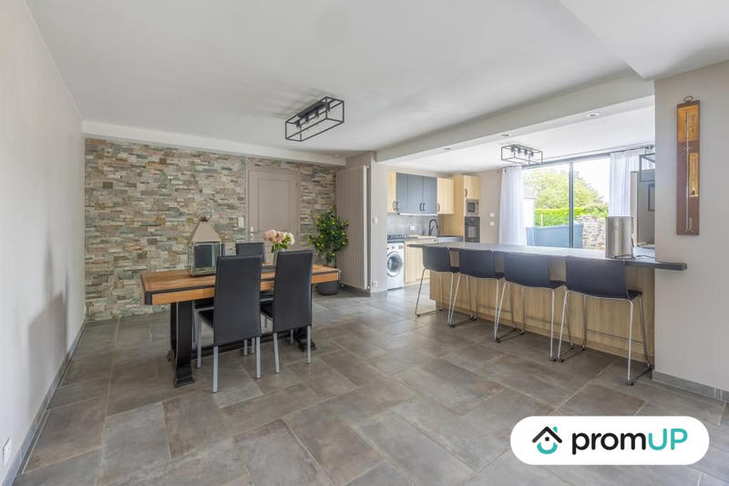 Maison - 286 m² - 7 pièces